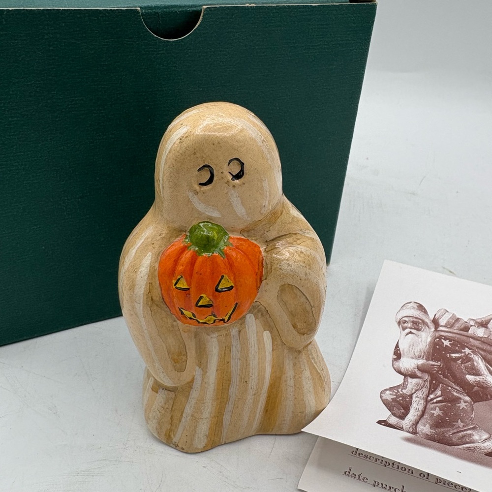 Vaillencourt Sutton MA Chalkware Ghost